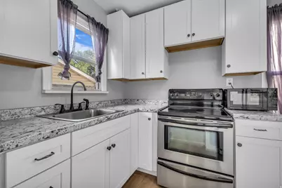 479 E 5th St S, Ogden, UT 84404 - Photo 10