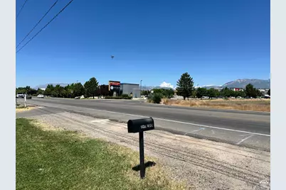 2593 N 2000 W, Clinton, UT 84015 - Photo 4