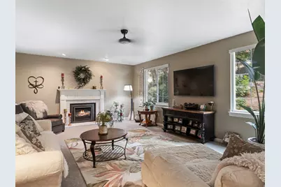 557 S Moss Hill Dr, Bountiful, UT 84010 - Photo 10
