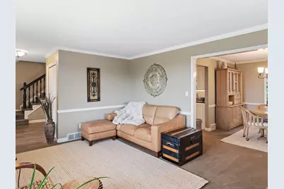 557 S Moss Hill Dr, Bountiful, UT 84010 - Photo 4