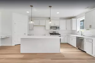 2561 N 2080 W, Clinton, UT 84015 - Photo 2