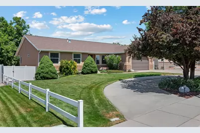 1597 E 11400 S, Sandy, UT 84092 - Photo 2