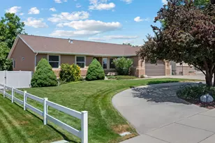 1597 E 11400 S, Sandy, UT 84092 - Photo 2