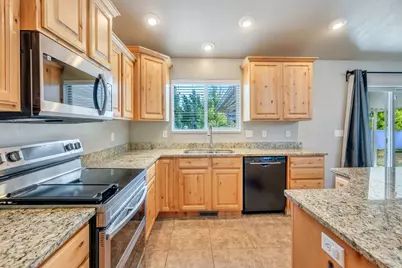 3268 W 1025 N, Layton, UT 84041 - Photo 14