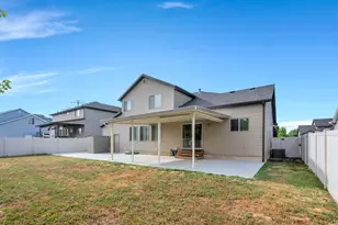3268 W 1025 N, Layton, UT 84041 - Photo 10