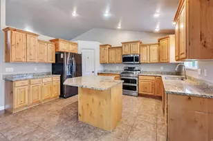 3268 W 1025 N, Layton, UT 84041 - Photo 12