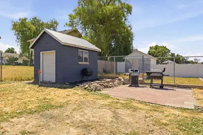 2042 N 630 W, Clinton, UT 84015 - Photo 32