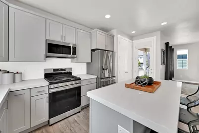 9871 N Bedford Ct, Highland, UT 84003 - Photo 6