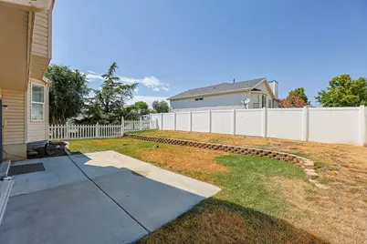 309 E 1525 N, Layton, UT 84041 - Photo 30