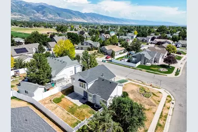 309 E 1525 N, Layton, UT 84041 - Photo 32