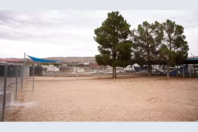 1545 W State St, Hurricane, UT 84737 - Photo 18