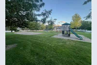 251 S Parkside Ct, Provo, UT 84601 - Photo 28