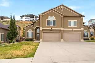 725 Eagle Pass, North Salt Lake, UT 84054 - Photo 2