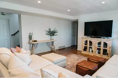 104 S Ridgeview Dr, Orem, UT 84058 - Photo 36