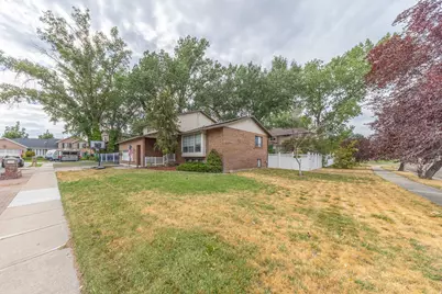 4223 S 600 W, Riverdale, UT 84405 - Photo 2