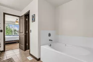 816 N Shepard Creek Pkwy E, Farmington, UT 84025 - Photo 12