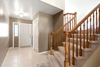 1388 N Hillsboro Dr, Layton, UT 84040 - Photo 2