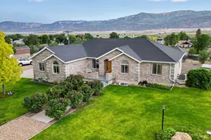 305 N Center St, Moroni, UT 84646 - Photo 2