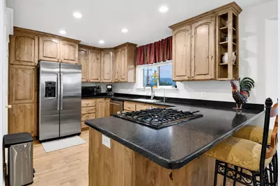 305 N Center St, Moroni, UT 84646 - Photo 12