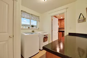 305 N Center St, Moroni, UT 84646 - Photo 14