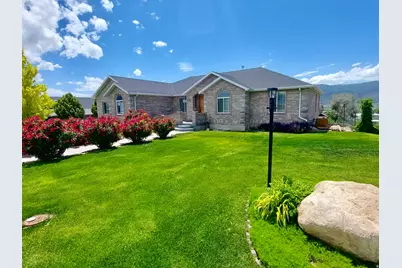 305 N Center St, Moroni, UT 84646 - Photo 2