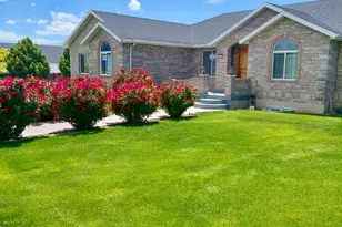 305 N Center St, Moroni, UT 84646 - Photo 4