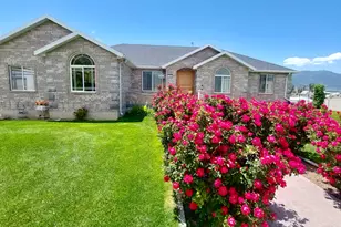 305 N Center St, Moroni, UT 84646 - Photo 4