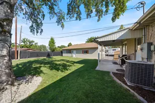 5572 S Avalon Dr, Murray, UT 84107 - Photo 16