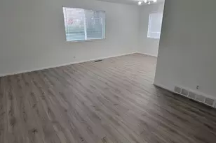 1862 E 3990 S, Holladay, UT 84124 - Photo 2