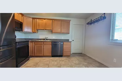 891 E Bristle Pl, Millcreek, UT 84106 - Photo 4