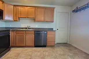 891 E Bristle Pl, Millcreek, UT 84106 - Photo 4