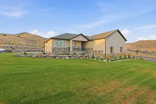 2056 Ridgeline Rd, Stockton, UT 84071 - Photo 4