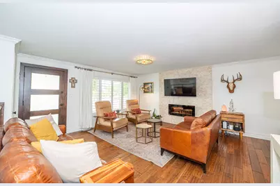 831 W 3900 S, Bountiful, UT 84010 - Photo 4