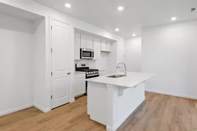 1304 E 1670 N, Payson, UT 84651 - Photo 2
