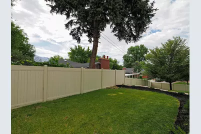 4601 S Creekview Cir, Murray, UT 84107 - Photo 2