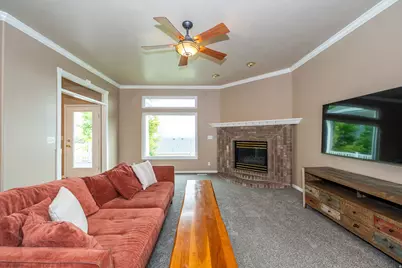 869 E 3350 N, North Ogden, UT 84414 - Photo 8