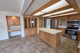 1094 E Loch Lomond Dr, Millcreek, UT 84117 - Photo 6