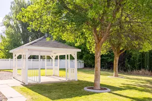 202 W 225 N, Providence, UT 84332 - Photo 6