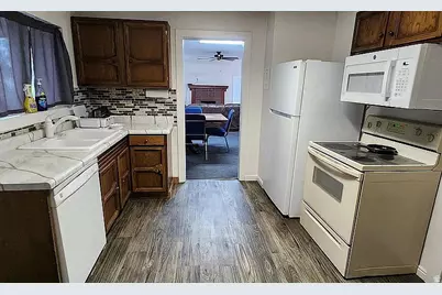 85 E 300 N, Ferron, UT 84523 - Photo 12