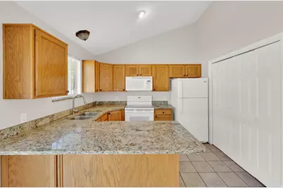 1126 N 1000 E, Layton, UT 84040 - Photo 6