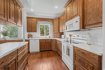33 Tierra Vista Ct, Bountiful, UT 84010 - Photo 6
