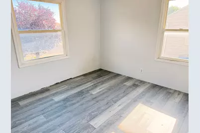 275 N Lakeview Dr, Clearfield, UT 84015 - Photo 4