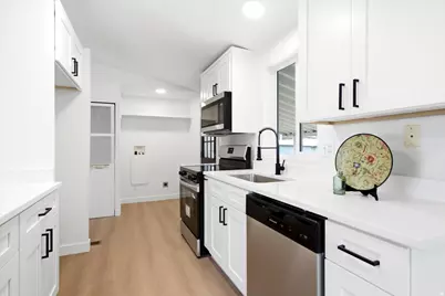 1580 W Indian Summer Dr Dr N, Salt Lake City, UT 84116 - Photo 8