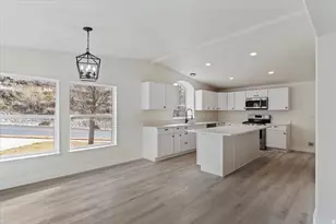 371 E Cynthia Way S, North Salt Lake, UT 84054 - Photo 8