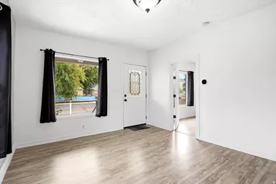 709 W 400 N, Salt Lake City, UT 84116 - Photo 4