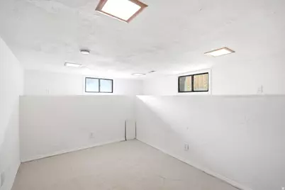 709 W 400 N, Salt Lake City, UT 84116 - Photo 20