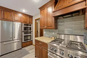 2073 E Village Point Way, Sandy, UT 84093 - Photo 10