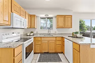 988 E 200 N, Springville, UT 84663 - Photo 8