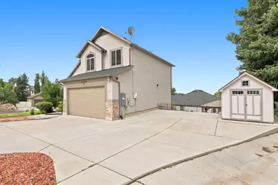 1126 E Benchview Dr, Ogden, UT 84404 - Photo 24