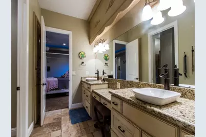 4378 S Foothill Dr, Bountiful, UT 84010 - Photo 38